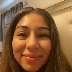 Meet your Posher, Adriana